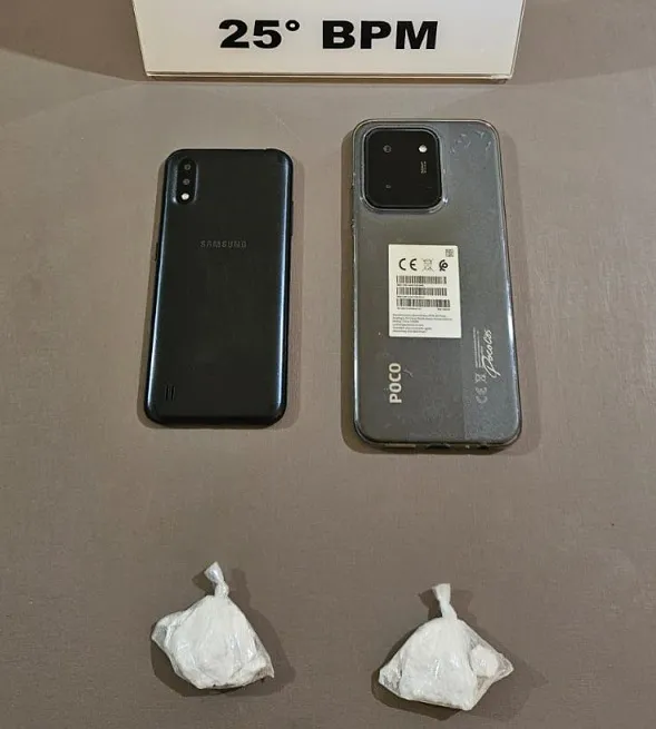 Denúncia anônima leva PM a prender dupla com cocaína na PR-496, em Pérola