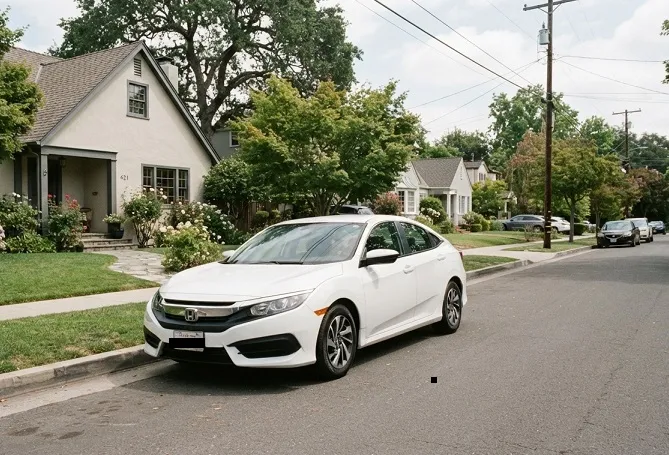 Honda Civic branco é furtado em frente a residência no Jardim Veneza, em Iporã